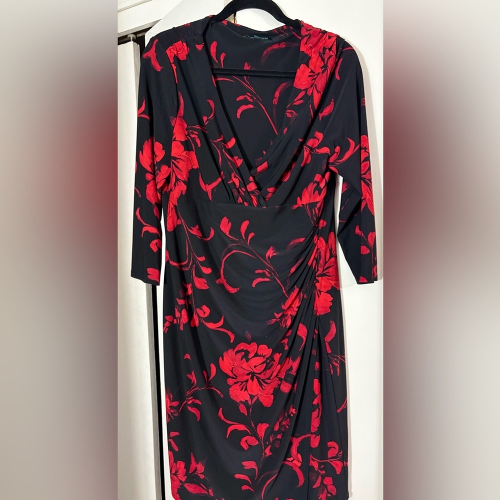 Elegant Red Floral Wrap Dress​